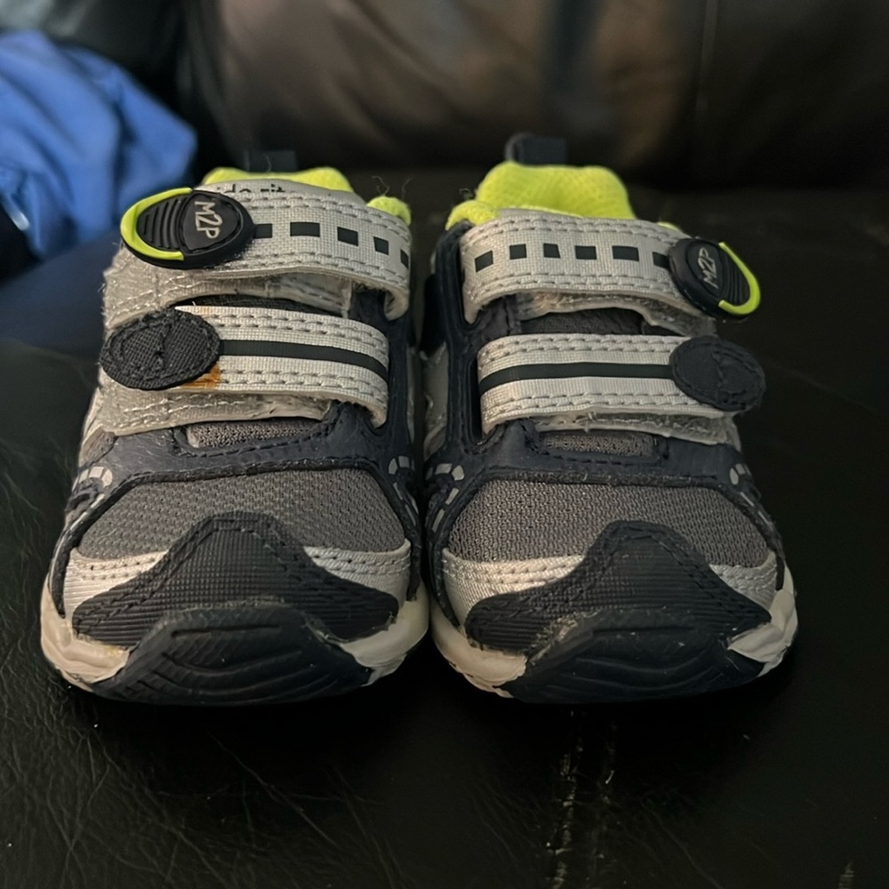 Baby boys Stride rite tennis shoe